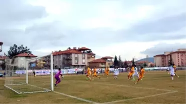Korkutelispor, Play-off'un İlk Maçında Kınıkspor'a 3-0 Yenildi
