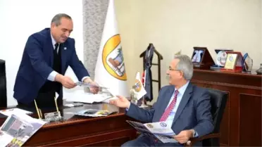 Rektör Kaplan: 'Hayırsever Halkımız Örnek Bir Davranış Sergiledi'