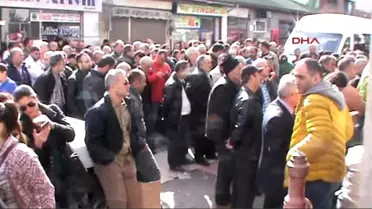 Artvin Vatandaşlar Valilik Önünde Toplandı