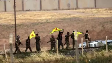 Türk Analistten Flaş İddia: PYD'nin İçinde Rus Askerleri Var