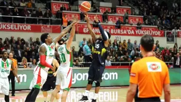 Fenerbahçe, Pınar Karşıyaka'yı 82-72 Mağlup Etti