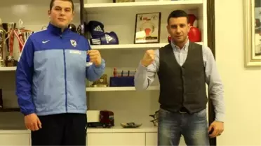 Şampiyon Boksörün Hedefi Büyük