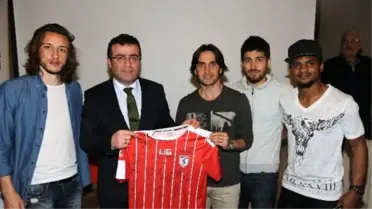 Samsunsporlu Futbolcular Atakumlu Sporcularla Buluştu