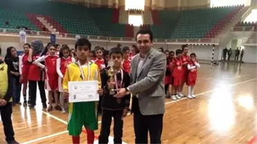 Diyarbakır'da Okullararası Küçükler Hentbol Müsabakaları Tamamlandı