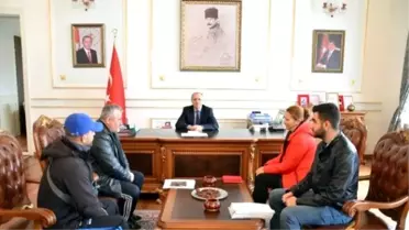 57. Alay Yürüyüş Komitesi Vali Enver Saliholu'nu Ziyaret Etti