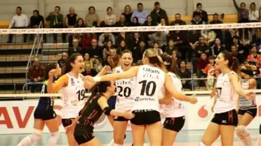 Eczacıbaşı Vitra: 3 - Fenerbahçe Grundig: 2