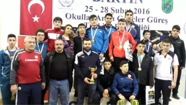 İosb Meslek Lisesi'nden Güreşte Büyük Başarı