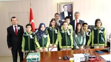 Öğrencilerden Vergi Dairesi Başkanı Poyraz'a Ziyaret