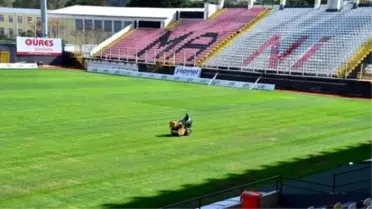 Manisa 19 Mayıs Stadı'nda 'Zemin' Seferberliği