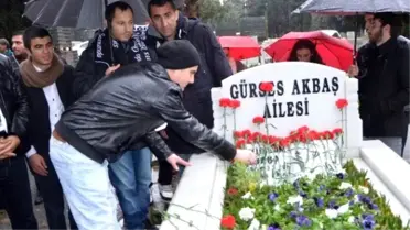 Müslüm Gürses Ölümünün 3. Yılında Mezarı Başında Anıldı