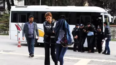 Polisin Arsasını Sahte Kimlik ve Tapuyla Satmaya Çalışan 5 Kişiden 4'ü Tutuklandı