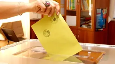 Biga'da İki Mahalle Muhtarını Seçti