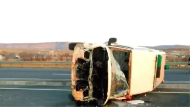 Cenaze Nakil Aracı Kaza Yaptı, Sürücüsü Öldü