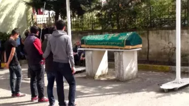 Boğaz Köprüsü'nde Atlayan Erol Çetin Son Yolcuğuna Uğurlandı