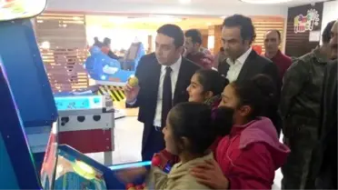 Kağızman'da Lagospark Avm'den Bin 109 Öğrenciye Ücretsiz Yemek ve Oyun Projesi Hayata Geçirildi