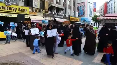 Adana ve Mersin'de 'Karikatür' Tepkisi