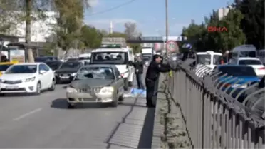 Adana Yaya Geçidini Kullanmadı, Otomobil Çarptı