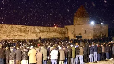 Kalede Kar Altında 'Kurtuluş Namazı'