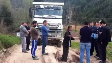 Altınova Zabıta Ekipleri Çalışmalarını Sürüdüyor
