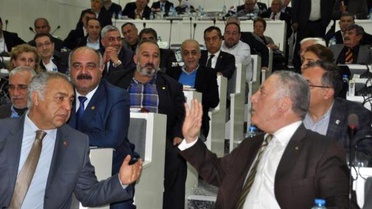 İzmir Büyükşehir Belediye Meclisi'nde Gerginlik