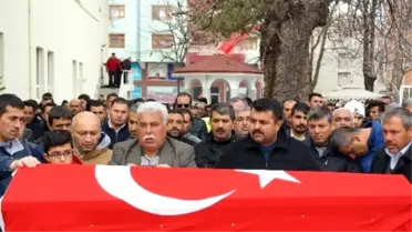 Göreve Giderken Patlamada Hayatını Kaybeden Sağlık Memuru Toprağa Verildi