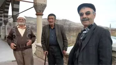 Kimsenin Bilinmediği 150 Kelimelik Gizli Dil Var Olma Savaşı Veriyor