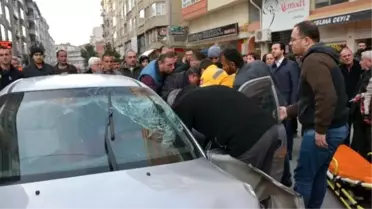 Direksiyon Başında Kalp Krizi Geçiren Sürücü Kaza Yaptı