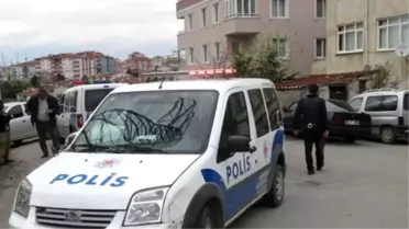 Pompalı Tüfekle Havaya Ateş Açtı, Kendisini Eve Kilitledi