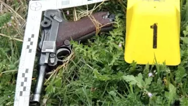 Yaşlı Adam Babasının Mezarında İntihar Etti