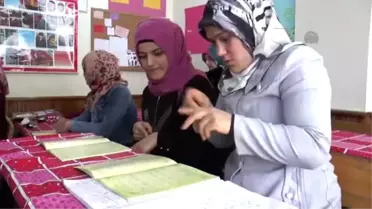 İşaret Diliyle Kur'an-ı Kerim Öğreniyorlar