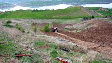 Kahta'da Traktör Devrildi: 1 Ölü
