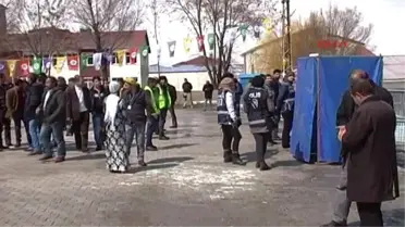 Bitlis Tatvan'da Nevroz'u Kutlaması