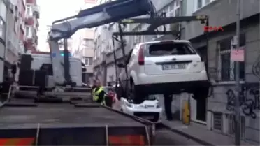 Bomba Paniğine Neden Olan Şüpheli Araç, Çalıntı Çıktı