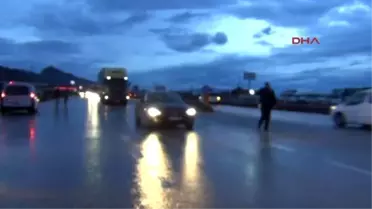 Manisa - İki Otomobil Çarpıştı: 5 Ölü, 2 Yaralı