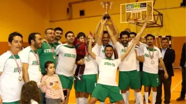 Turhan Poyraz Futsal Turnuvasının Şampiyonu Dağdere Oldu