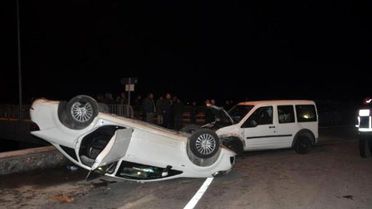 Otomobil ile Hafif Ticari Araç Çarpıştı: 6 Yaralı