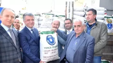 Büyükşehir'den Karacabeyli Çiftçilere Destek