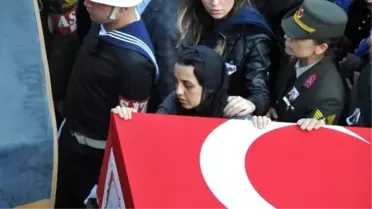 Şehit Yüzbaşı Özdemir Son Yolculuğuna Uğurlandı
