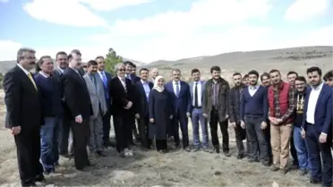 Selçuk'ta Şehitler Anısına Bin 100 Fidan Toprakla Buluştu