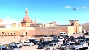 Bakan Tüfenkci, Sınır Kapısı ve Gümrük Sahasında İncelemelerde Bulundu