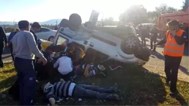 Muğla'da Kavşakta Kaza: 3 Yaralı