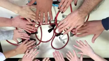 Sağlık Çalışanlarından Çocuk İstismarına Karşı 'Kara Steteskop' Eylemi