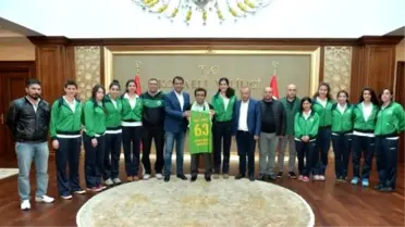 Vali Güzeloğlu'na Hemşerilerinden Ziyaret