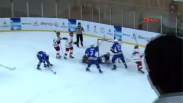 Erkekler Buz Hokeyi Dünya Şampiyonası'nda Türkiye Namağlup Unvanını Sürdürdü