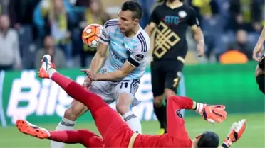 Robin Van Persie Sosyal Medyada Taraftarların Hedefi Oldu!