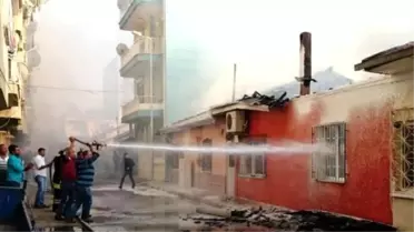 Tek Katlı Evde Yangın Çıktı: 2 Yaralı