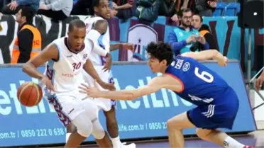 Trabzonspor Medical Park - Anadolu Efes: 65-73
