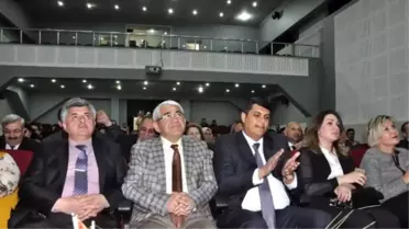 Azerbaycan Devlet Tiyatrosu Kars'ta'cumhuriyet'in İlk Sedası'nı Sahneledi