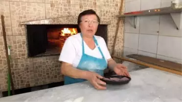 Burhaniye'de Mehri Hahım Pideci Oldu