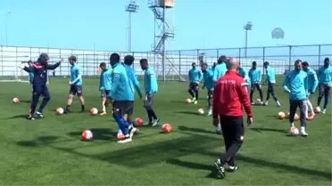 Çaykur Rizespor Teknik Direktörü Karaman: 'Galatasaray Karşılaşması Bizim İçin Bir Şans Maçı'